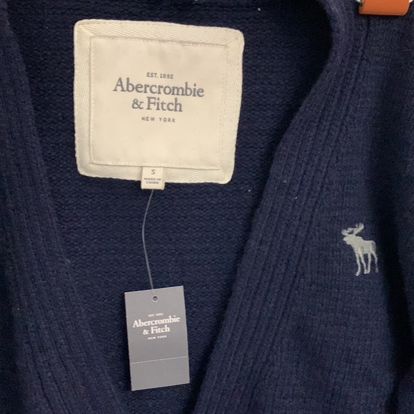 Abercrombie & Fitch Sweater - Picture 2 of 5